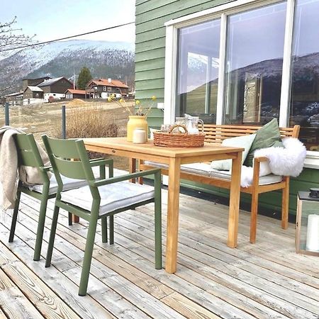 Stort Og Autentisk Hus I Skjak - Kort Vei Til Lom! Exterior foto