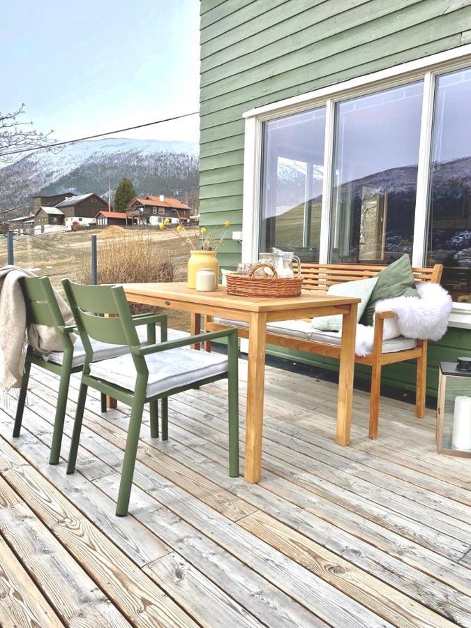 Stort Og Autentisk Hus I Skjak - Kort Vei Til Lom! Exterior foto